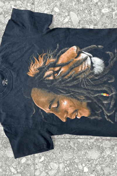 Bob Marley lion graphic tee by Bob Marley — pre-loved on Thrifted.mt