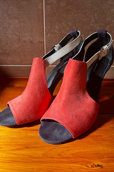 Zara red suede heeled sandals by Zara — pre-loved on Thrifted.mt