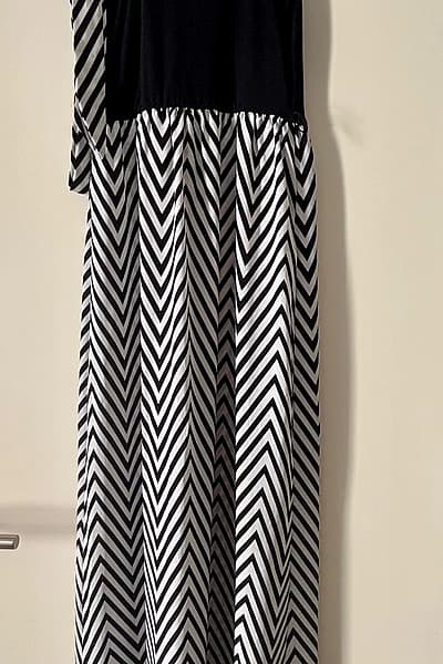 Monochrome Chevron Sleeveless Maxi Dress — pre-loved on Thrifted.mt