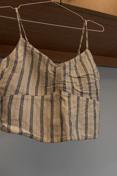 Striped ruched cami top by Abercrombie and Fitch — pre-loved on Thrifted.mt