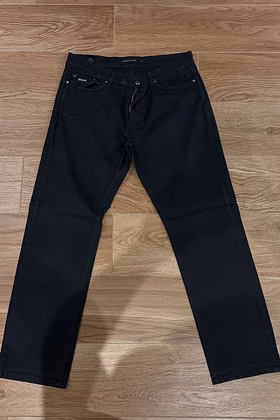 Harmont & Blaine dark trousers by Harmont & Blaine — pre-loved on Thrifted.mt