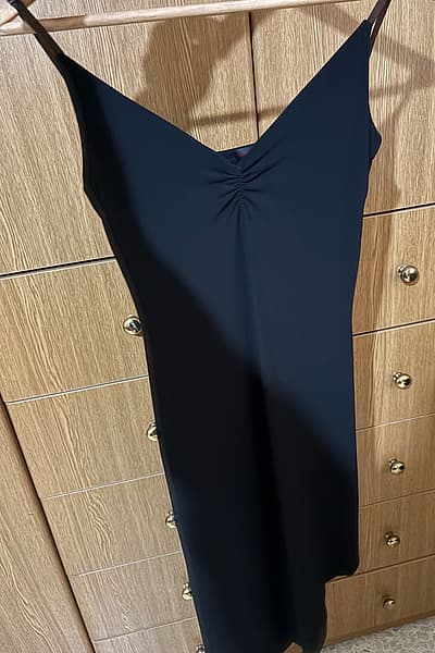 Simple black camisole midi dress — pre-loved on Thrifted.mt