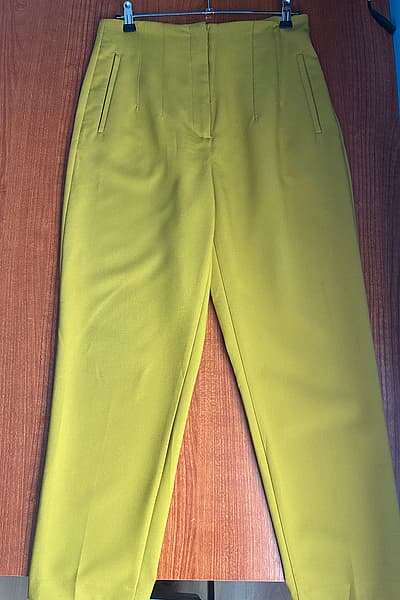 Zara high-waisted tailored trousers by Zara — pre-loved on Thrifted.mt