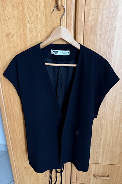 Black Belted Sleeveless Wrap Top by Zara — pre-loved on Thrifted.mt