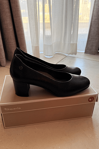 Tamaris Black Leather Pumps for Wide Fit by Tamaris — pre-loved on Thrifted.mt