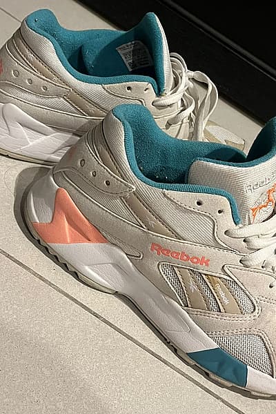 Reebok retro casual trainers by Reebok — pre-loved on Thrifted.mt