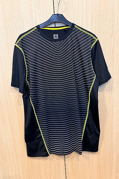 Black patterned sports t-shirt — pre-loved on Thrifted.mt