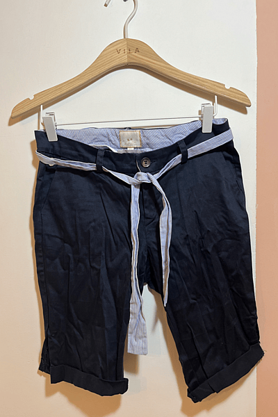 La Martina Navy Cropped Trousers by La Martina — pre-loved on Thrifted.mt