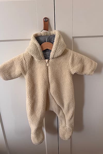 Pramsuit Sherpa beige - 0-3 months by Petit Bateau — pre-loved on Thrifted.mt