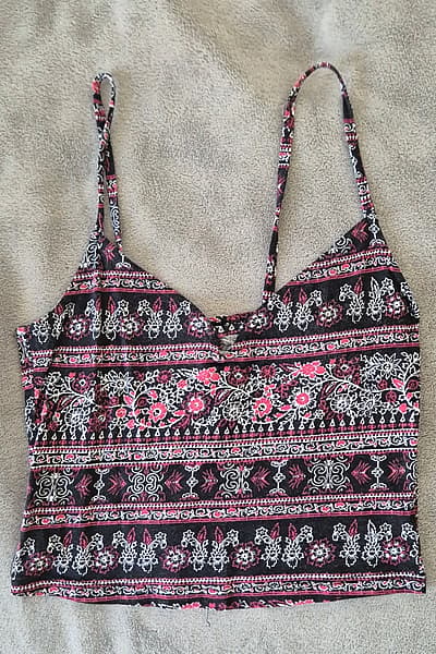 Patterned Crop Top by TALLY WEIJL — pre-loved on Thrifted.mt