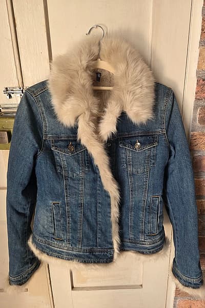Liu Jo faux-fur denim jacket by Liu Jo — pre-loved on Thrifted.mt