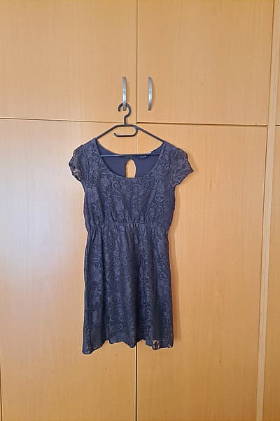 Dorothy Perkins lace tunic — pre-loved on Thrifted.mt