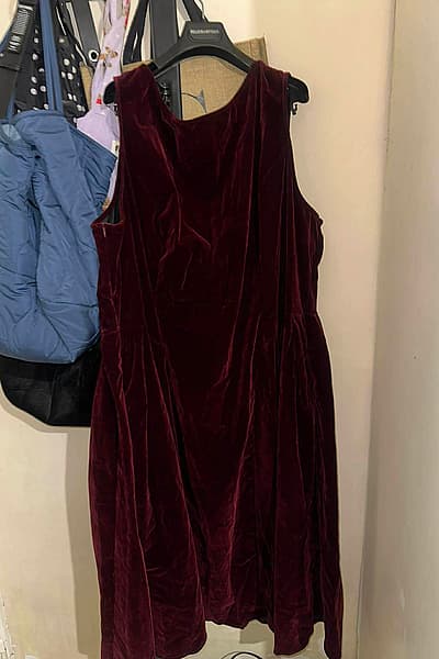 Burgundy velvet bow back dress Curve Please check Dimensions by Cider — pre-loved on Thrifted.mt