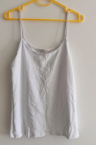 White Basic Strappy Vest Top by Zara — pre-loved on Thrifted.mt