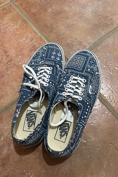 Vans Bandana Print Canvas Trainers by Vans — pre-loved on Thrifted.mt