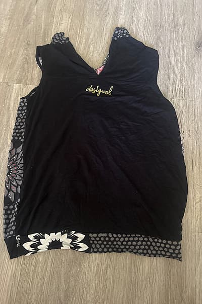 Desigual patterned sleeveless top by Desigual — pre-loved on Thrifted.mt