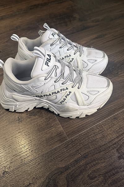Ciao! Vendo sneakers fila bianche come nuove numero 37,5 eu by Fila — pre-loved on Thrifted.mt