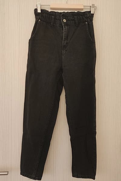 Black high waisted paperbag jeans by Pink Woman — pre-loved on Thrifted.mt