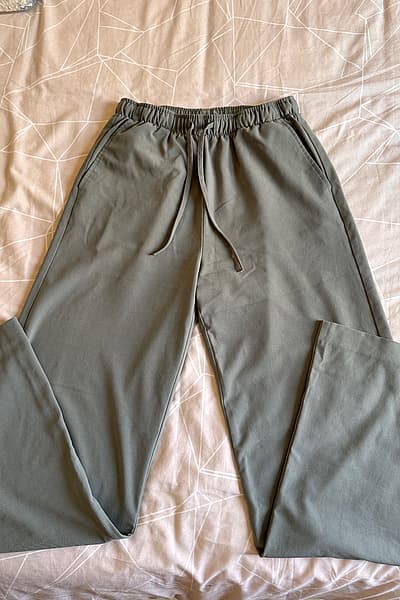Stradivarius turquoise Wide Leg Trousers by Stradivarius — pre-loved on Thrifted.mt