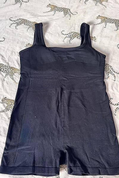 Black Seamless Ribbed Bodysuit — pre-loved on Thrifted.mt