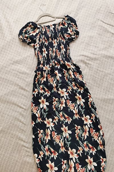 Floral shirred maxi dress — pre-loved on Thrifted.mt