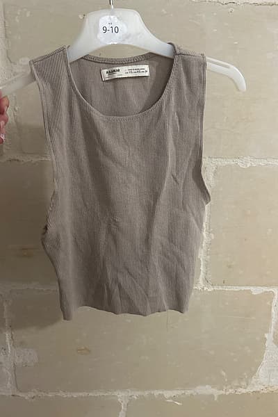 Pull&Bear ribbed beige tank by Pull&Bear — pre-loved on Thrifted.mt