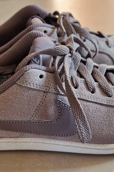 Nike Suede Casual Trainers by Nike — pre-loved on Thrifted.mt