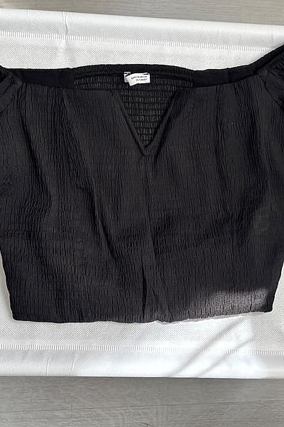 Bershka Black off-shoulder shirred top by Bershka — pre-loved on Thrifted.mt