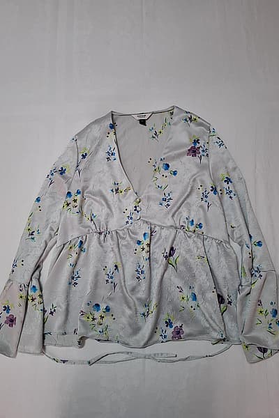 River Island Floral Satin Blouse (Size 14) - Brand New — pre-loved on Thrifted.mt