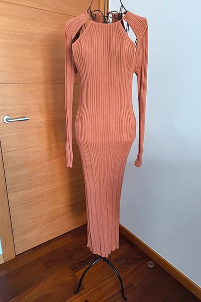 Ribbed Long Sleeve Midi Dress by Zara — pre-loved on Thrifted.mt