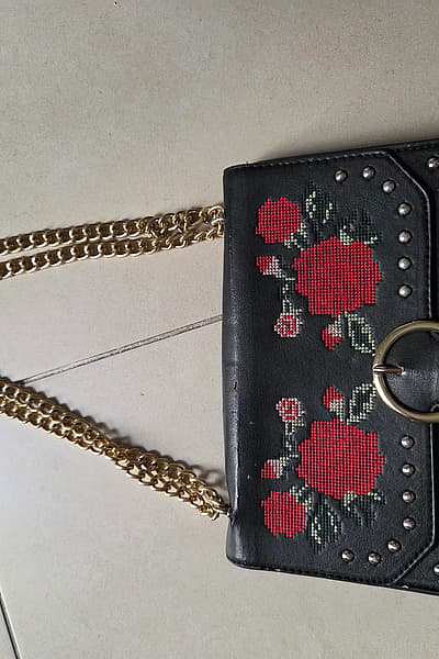 Black Embroidered Rose Crossbody Bag — pre-loved on Thrifted.mt