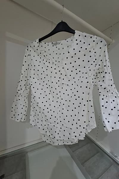 White Polka Dot Bell-Sleeve Top by George — pre-loved on Thrifted.mt