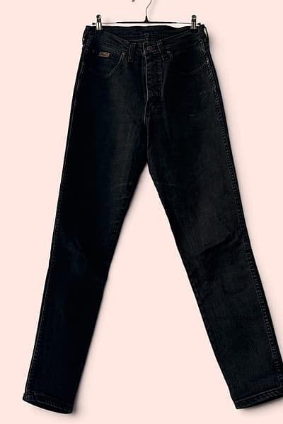 Wrangler Black Denim Jeans by Wrangler — pre-loved on Thrifted.mt