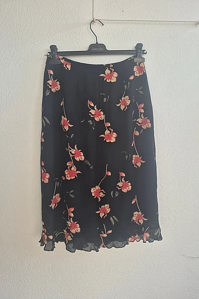 Floral black midi skirt vintage