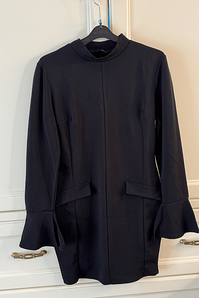 Chic Black High Neck Dress by boohoo — pre-loved on Thrifted.mt
