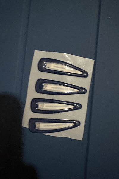 Set of Four Blue Hair Clips — pre-loved on Thrifted.mt
