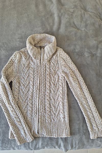 Chunky Knit Zip Turtleneck Jumper by KOOKAI — pre-loved on Thrifted.mt