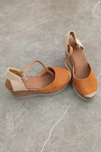 Tan Suede Wedge Sandal Shoes — pre-loved on Thrifted.mt
