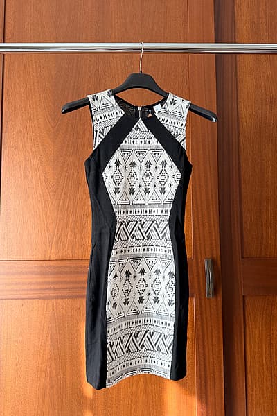 H&M Black-White Pattern Dress — pre-loved on Thrifted.mt