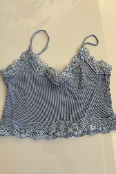 Ribbed Lace Trim Crop Cami by SHEIN — pre-loved on Thrifted.mt