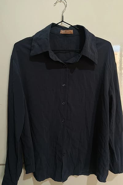 Dark grey classic button shirt by Dazy / LESS — pre-loved on Thrifted.mt