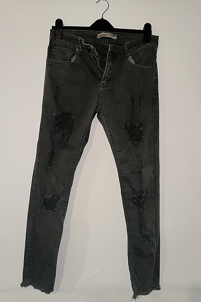 Distressed Skinny Jeans in Olive by Yes Design — pre-loved on Thrifted.mt
