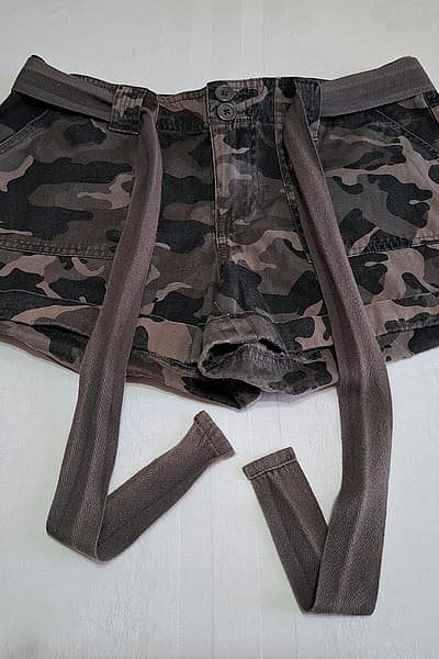 Dorothy Perkins Camouflage Utility Shorts with Belt by Dorothy Perkins — pre-loved on Thrifted.mt