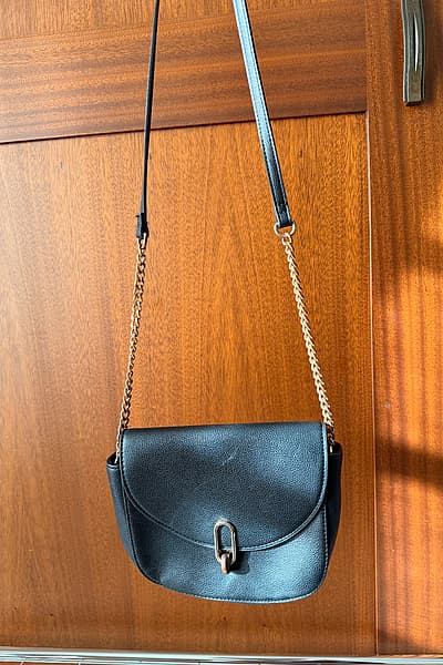 Mango Black Crossbody Bag — pre-loved on Thrifted.mt