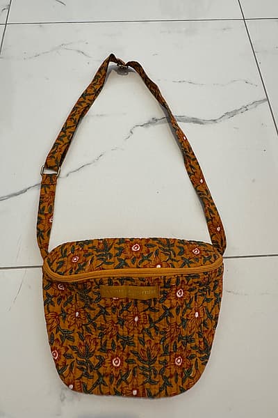 La Petite Cachottière floral quilted bag by La Petite Cachottière — pre-loved on Thrifted.mt