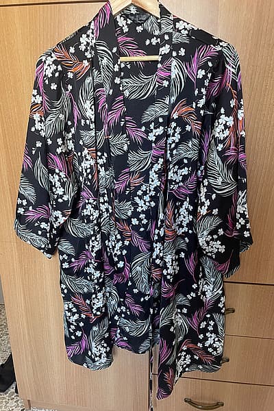 Floral kimono — pre-loved on Thrifted.mt