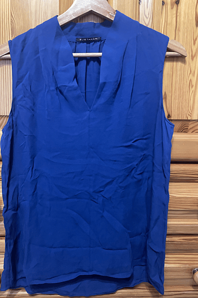 Blue textured shirt by Elie Tahari — pre-loved on Thrifted.mt