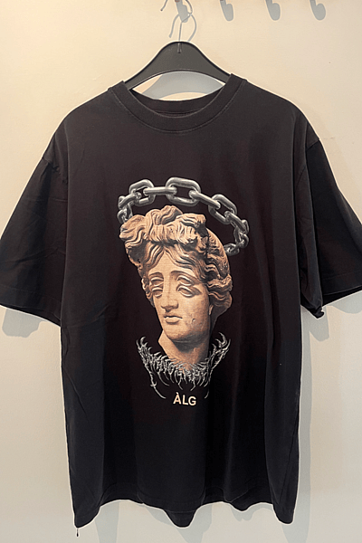 Black Statue Graphic T-Shirt — pre-loved on Thrifted.mt