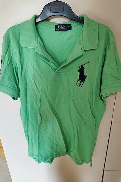 Polo verde — pre-loved on Thrifted.mt
