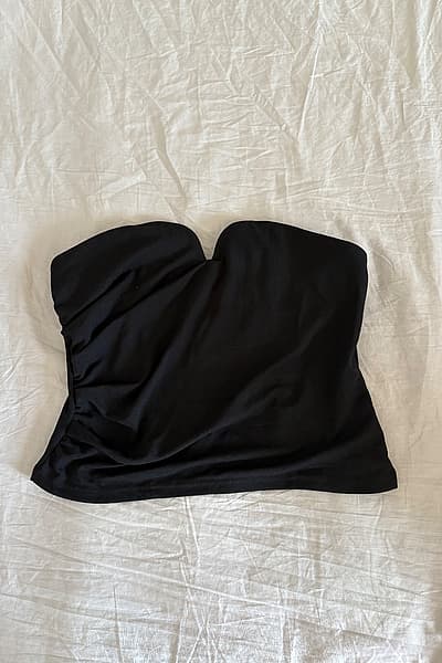 Black Strapless Bandeau Top by Shein — pre-loved on Thrifted.mt